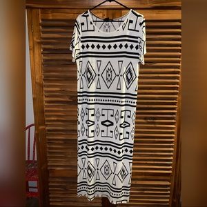 Fashion to Figure Slit Sides Shirt